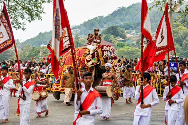 kandy perahera dancing